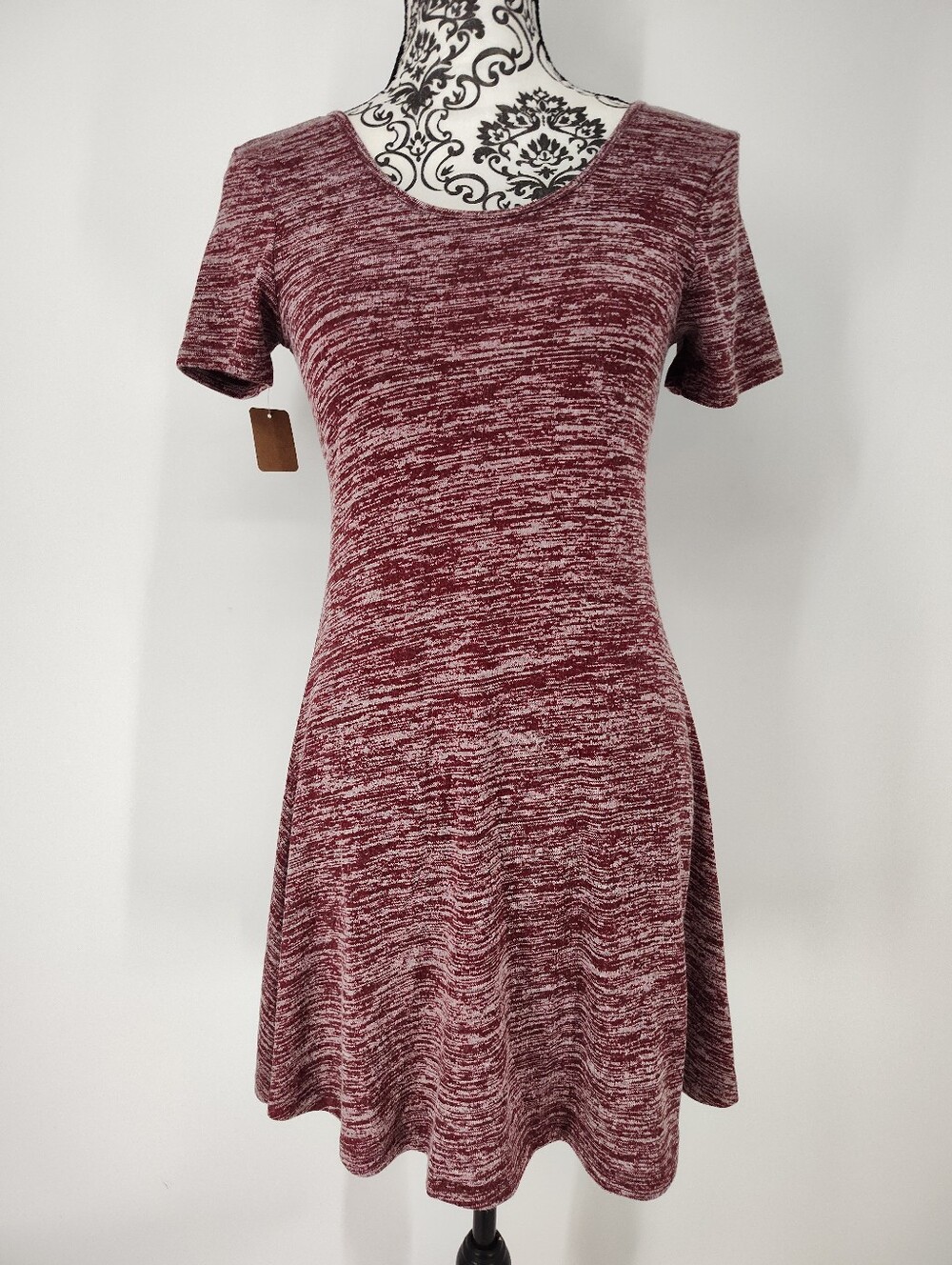 Wild Blue NWT Marled Burgundy Short Sleeve Fit & Flare Mini Dress Size Medium